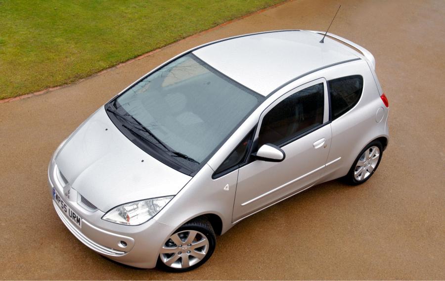  Mitsubishi Colt 3-Door 2004 года  (фото 4 из 55)